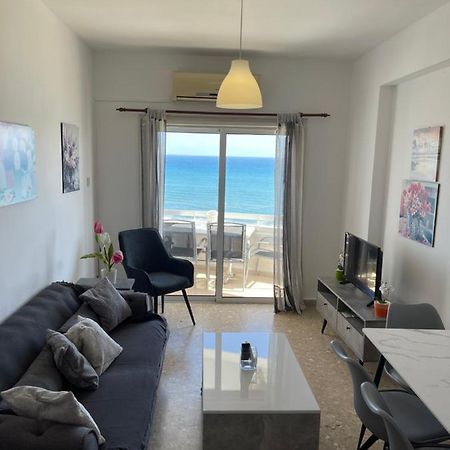 Alex Beach Apartment 51 Ларнака Екстериор снимка
