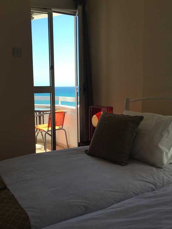 Alex Beach Apartment 51 Ларнака Екстериор снимка