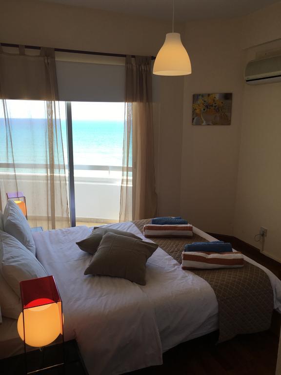 Alex Beach Apartment 51 Ларнака Екстериор снимка