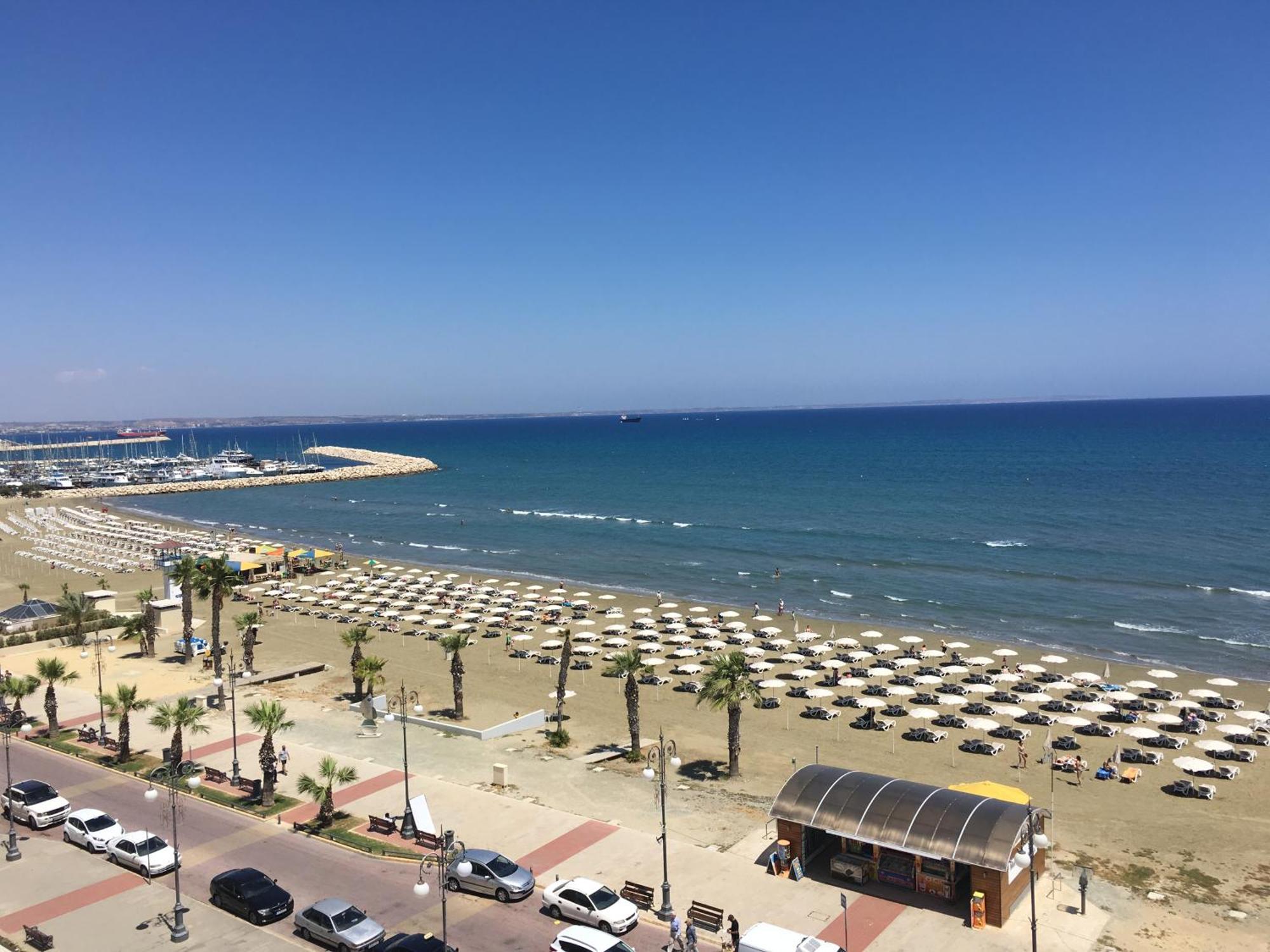 Alex Beach Apartment 51 Ларнака Екстериор снимка