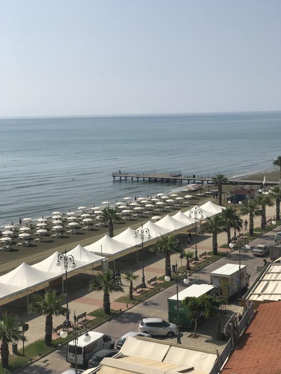 Alex Beach Apartment 51 Ларнака Екстериор снимка