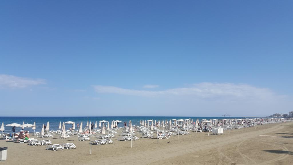 Alex Beach Apartment 51 Ларнака Екстериор снимка
