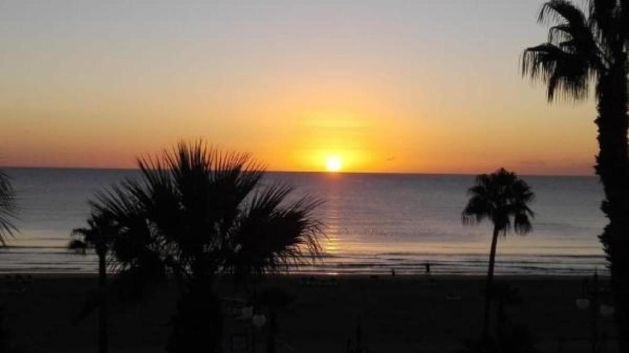 Alex Beach Apartment 51 Ларнака Екстериор снимка